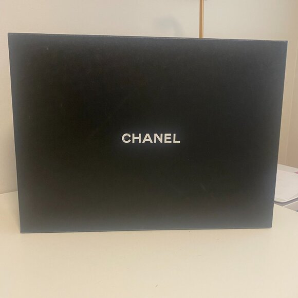 Authentic Chanel Large Box - Picture 13 of 13